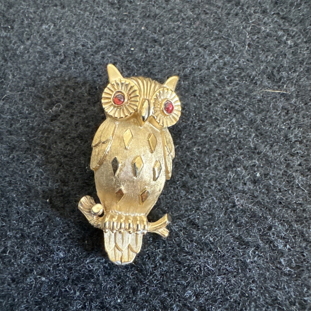 Rare Vintage Crown Trifari Owl Red Cabochon Faux Ruby Eyes Gold Tone Pin Brooch